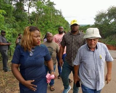 BREAKING: Idemili South Council Boss, Hon. Amaka Obi Inspects Rehabiliation Of Nnobi & Oba Erosion Gully