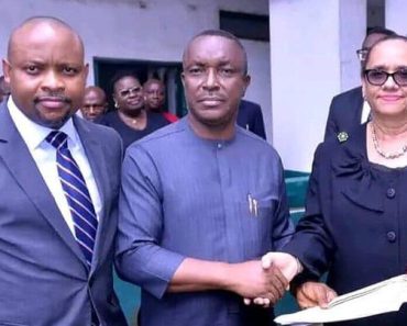 BREAKING: Excitement As Otti Hands Over Five Innoson SUVs To Judges In Abia