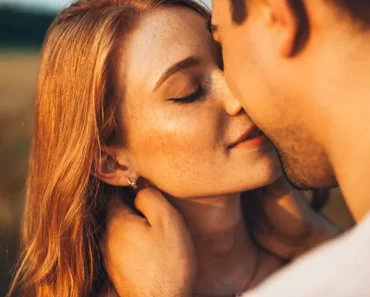 A deep kiss or a peck on the forehead? 15 different types of kisses and what they really mean