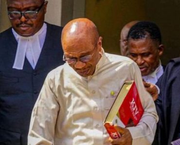 BREAKING: Knocks, Hail Trails Detention Of Emefiele By EFCC After DSS Freed Him