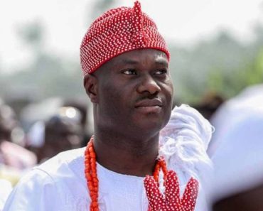 BREAKING: Ooni Pacifies Disengaged OAUTHC Workers With N10m, 1,000 Bags Of Rice